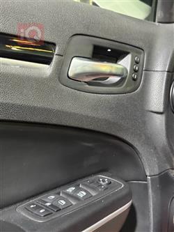 کرایسلەر 300